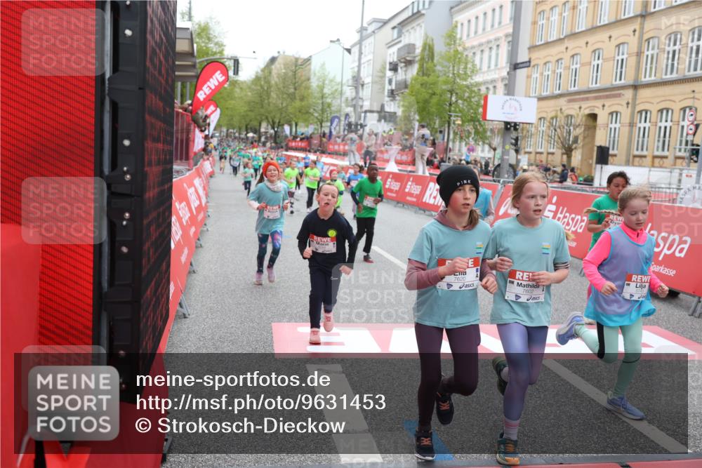 25.04.2026 - Das Zehntel Strokosch-Dieckow http://msf.ph/oto/9631453 25.04.2026 11:03:57 Ziel 5046, 5231, 5468, 5520, 5745, 5774, 5864, 5865, 6291, 6485, 6570, 6598, 6780, 6782, 6812, 6976, 6995, 7000, 7538, 7602, 7610, 7620, 7630, 7934, 7936 meine-sportfotos.de