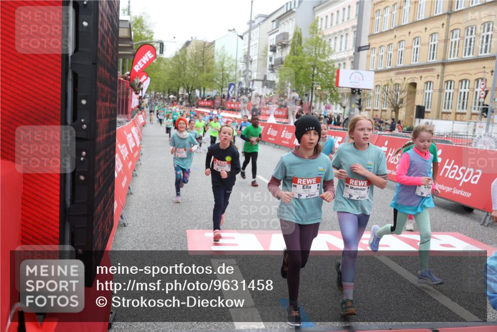 25.04.2026 - Das Zehntel Strokosch-Dieckow http://msf.ph/oto/9631458 25.04.2026 11:03:57 Ziel 5046, 5231, 5468, 5520, 5745, 5774, 5864, 5865, 6291, 6485, 6570, 6598, 6780, 6782, 6812, 6976, 6995, 7000, 7538, 7602, 7610, 7620, 7630, 7934, 7936 meine-sportfotos.de