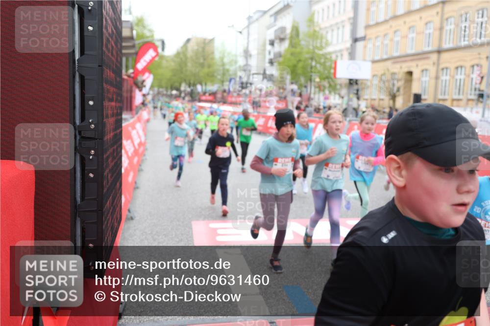25.04.2026 - Das Zehntel Strokosch-Dieckow http://msf.ph/oto/9631460 25.04.2026 11:03:57 Ziel 5046, 5231, 5468, 5520, 5745, 5774, 5864, 5865, 6291, 6485, 6570, 6598, 6780, 6782, 6812, 6976, 6995, 7000, 7538, 7602, 7610, 7620, 7630, 7934, 7936 meine-sportfotos.de