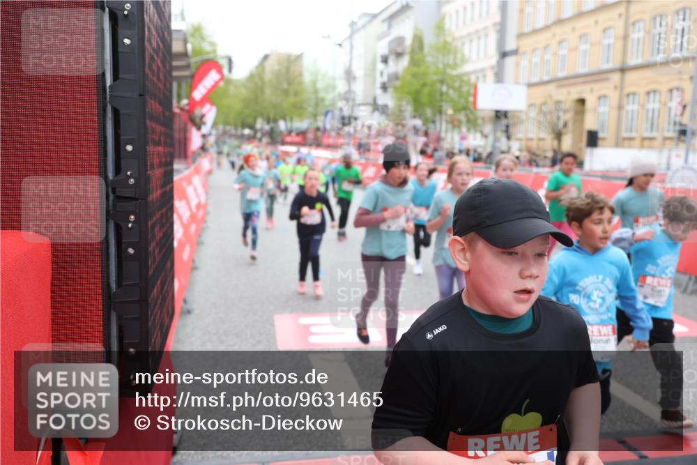 25.04.2026 - Das Zehntel Strokosch-Dieckow http://msf.ph/oto/9631465 25.04.2026 11:03:57 Ziel 5046, 5231, 5468, 5520, 5745, 5774, 5864, 5865, 6291, 6485, 6570, 6598, 6780, 6782, 6812, 6976, 6995, 7000, 7538, 7602, 7610, 7620, 7630, 7934, 7936 meine-sportfotos.de