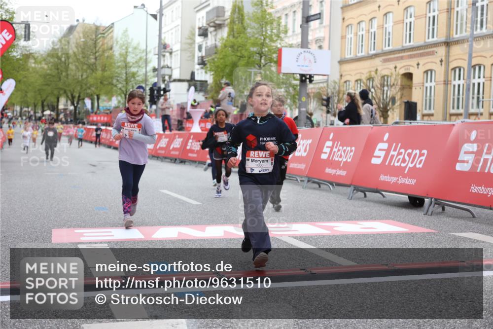 25.04.2026 - Das Zehntel Strokosch-Dieckow http://msf.ph/oto/9631510 25.04.2026 09:07:31 Ziel 1258, 1375, 1800, 1806, 2913, 3735, 3791, 3889, 3908, 3934, 3935 meine-sportfotos.de