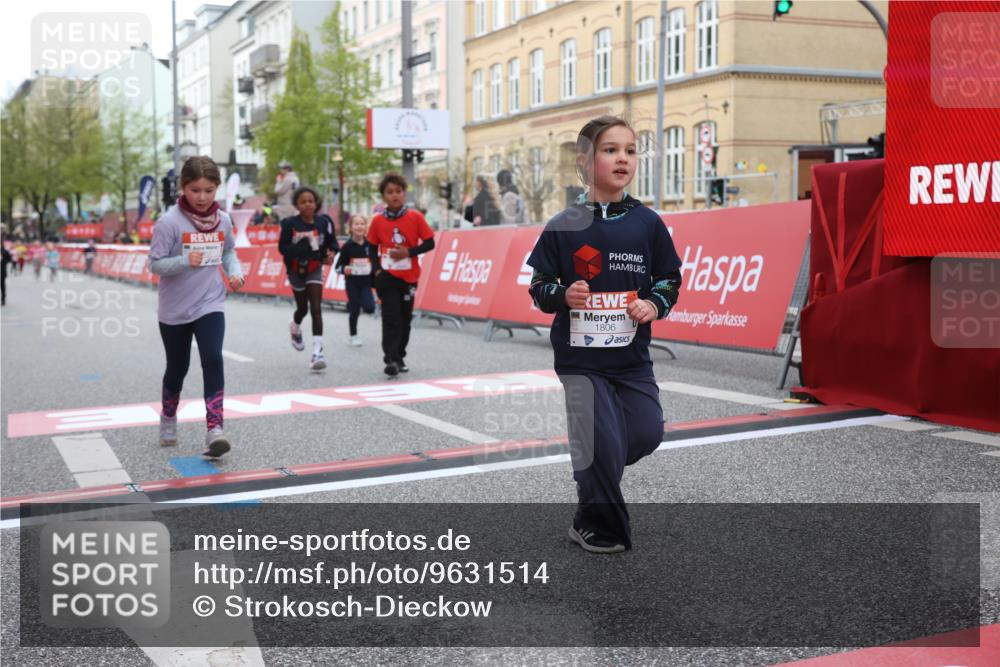 25.04.2026 - Das Zehntel Strokosch-Dieckow http://msf.ph/oto/9631514 25.04.2026 09:07:32 Ziel 1243, 1245, 1258, 1375, 1800, 1806, 2555, 2913, 3791, 3877, 3889, 3908, 3935, 3953 meine-sportfotos.de