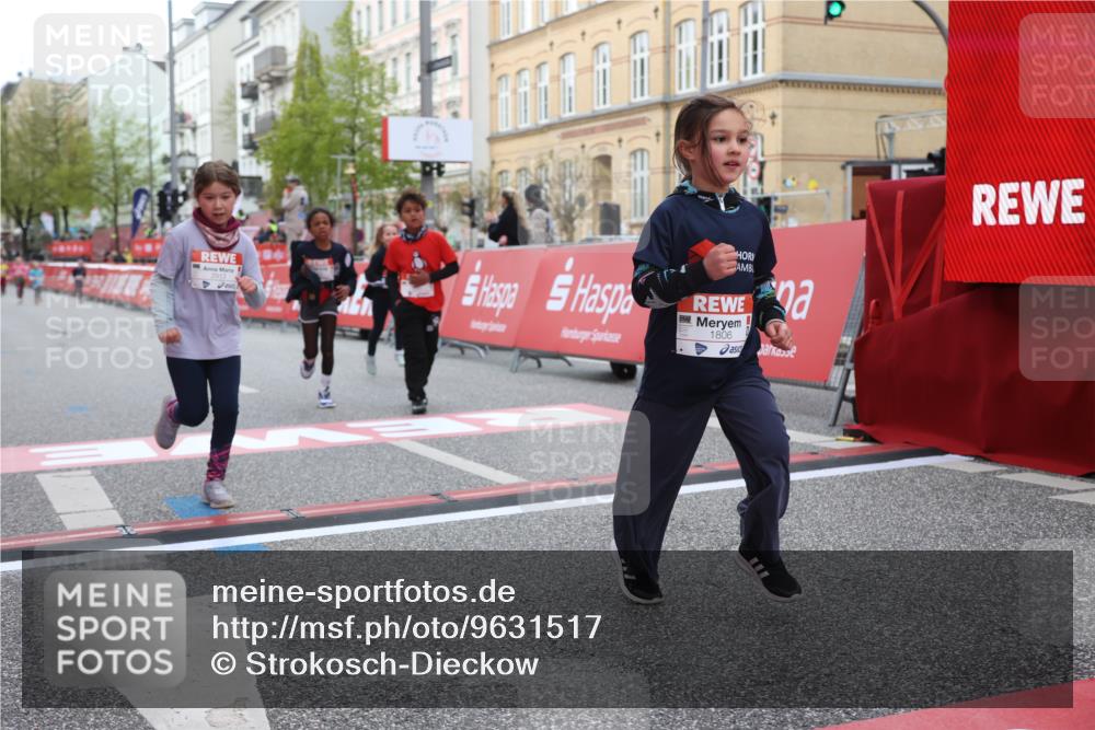 25.04.2026 - Das Zehntel Strokosch-Dieckow http://msf.ph/oto/9631517 25.04.2026 09:07:32 Ziel 1243, 1245, 1258, 1375, 1800, 1806, 2555, 2913, 3791, 3877, 3889, 3908, 3935, 3953 meine-sportfotos.de