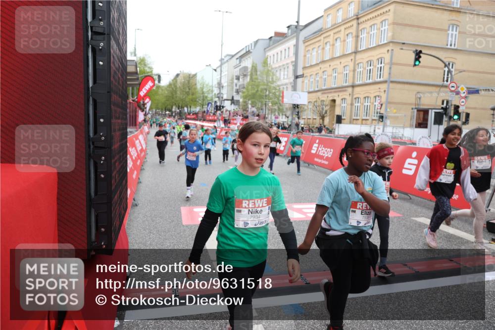 25.04.2026 - Das Zehntel Strokosch-Dieckow http://msf.ph/oto/9631518 25.04.2026 11:03:53 Ziel 5046, 5224, 5225, 5231, 5468, 5520, 5865, 5888, 6150, 6268, 6291, 6485, 6570, 6812, 6994, 6995, 7000, 7025, 7538, 7934 meine-sportfotos.de
