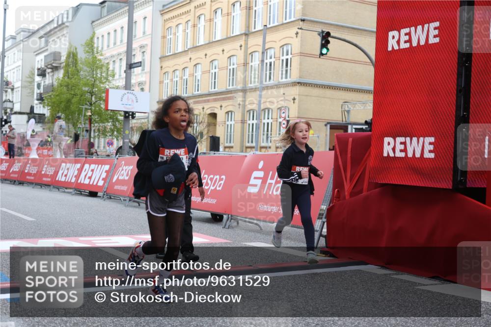 25.04.2026 - Das Zehntel Strokosch-Dieckow http://msf.ph/oto/9631529 25.04.2026 09:07:34 Ziel 1243, 1245, 1258, 1375, 1800, 1806, 2555, 2913, 3785, 3877, 3889, 3908, 3953 meine-sportfotos.de