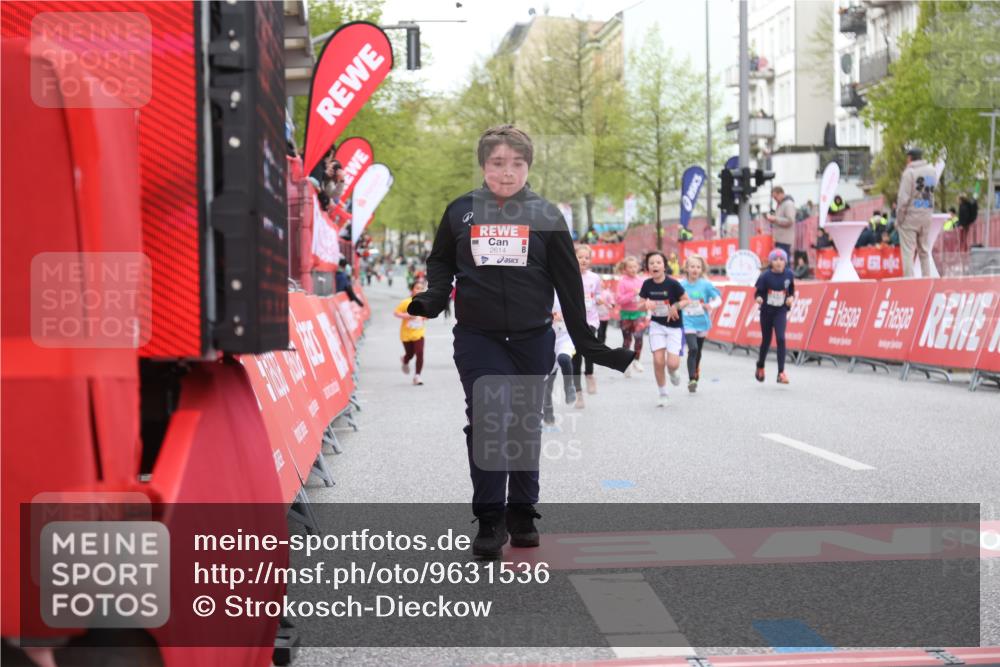 25.04.2026 - Das Zehntel Strokosch-Dieckow http://msf.ph/oto/9631536 25.04.2026 09:07:40 Ziel 1243, 1245, 2555, 2614, 3785, 3877, 3953 meine-sportfotos.de