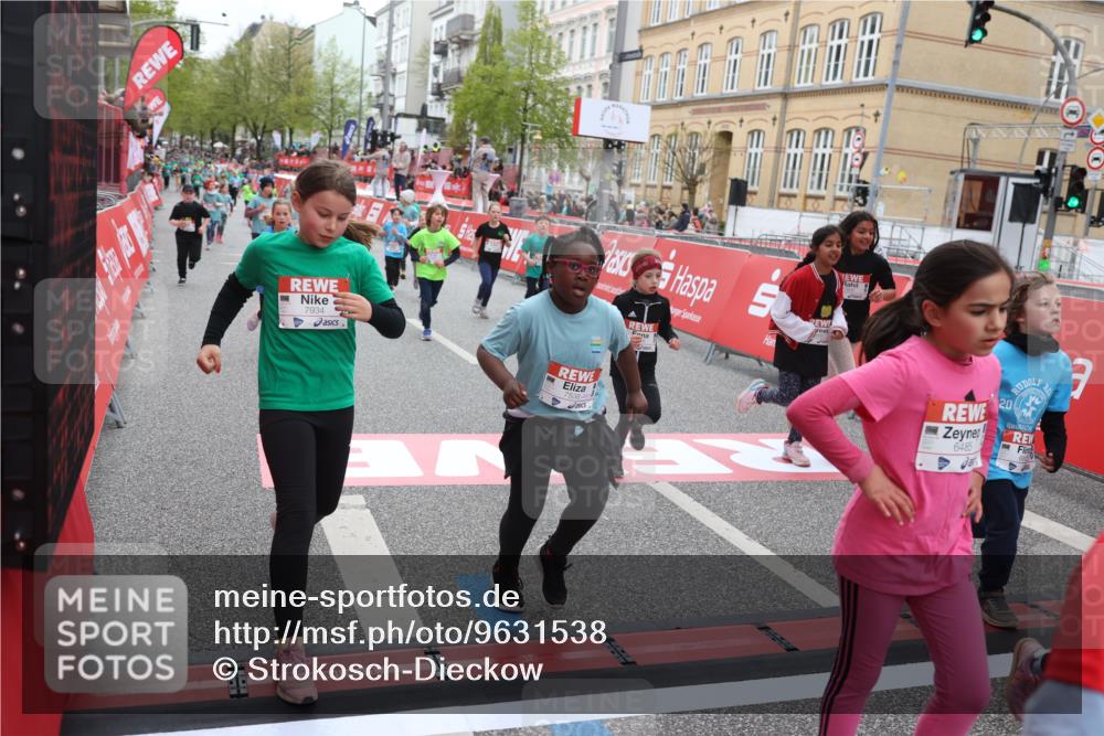 25.04.2026 - Das Zehntel Strokosch-Dieckow http://msf.ph/oto/9631538 25.04.2026 11:03:52 Ziel 5046, 5214, 5224, 5225, 5231, 5888, 6150, 6268, 6291, 6485, 6570, 6812, 6994, 6995, 7000, 7025, 7347, 7538, 7874, 7934 meine-sportfotos.de