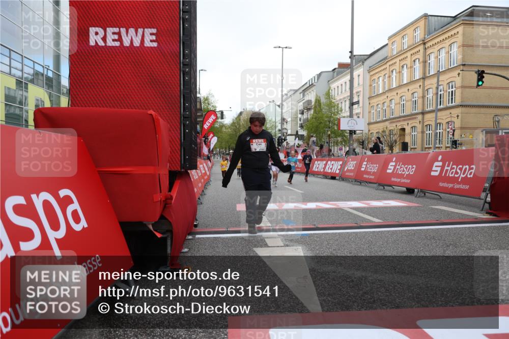 25.04.2026 - Das Zehntel Strokosch-Dieckow http://msf.ph/oto/9631541 25.04.2026 09:07:42 Ziel 1498, 2614 meine-sportfotos.de