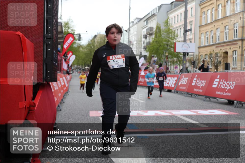 25.04.2026 - Das Zehntel Strokosch-Dieckow http://msf.ph/oto/9631542 25.04.2026 09:07:43 Ziel 1498, 2272, 2614, 3761 meine-sportfotos.de