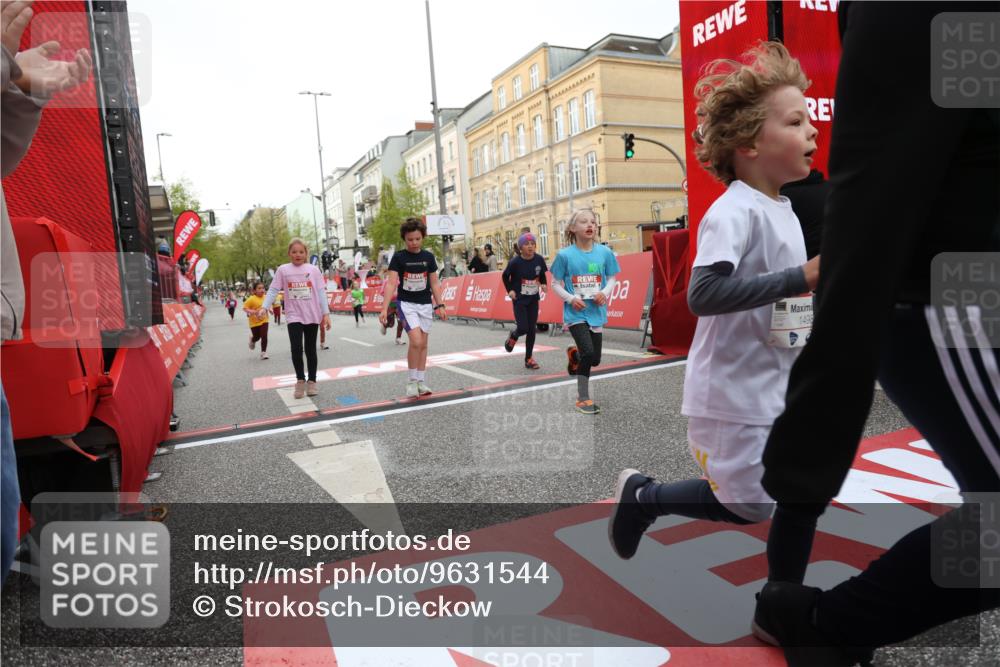 25.04.2026 - Das Zehntel Strokosch-Dieckow http://msf.ph/oto/9631544 25.04.2026 09:07:46 Ziel 1272, 1498, 1954, 1976, 1977, 2272, 2287, 2614, 3761, 3775 meine-sportfotos.de