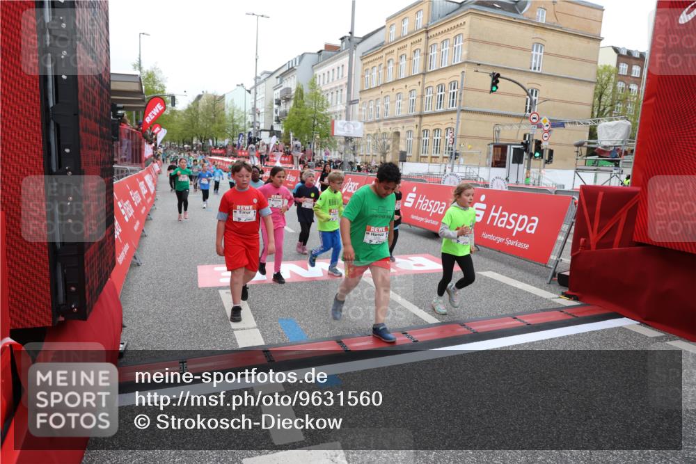 25.04.2026 - Das Zehntel Strokosch-Dieckow http://msf.ph/oto/9631560 25.04.2026 11:03:50 Ziel 5046, 5214, 5224, 5225, 5888, 5895, 6150, 6268, 6485, 6570, 6812, 6817, 6849, 6994, 7000, 7025, 7347, 7538, 7874, 7934 meine-sportfotos.de