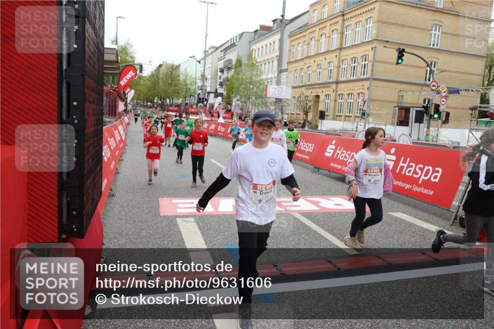 25.04.2026 - Das Zehntel Strokosch-Dieckow http://msf.ph/oto/9631606 25.04.2026 11:03:40 Ziel 5011, 5042, 5134, 5152, 5330, 5351, 5582, 5772, 5940, 6165, 6176, 6267, 6269, 6278, 7038, 7343, 7442, 7445, 7453, 7475 meine-sportfotos.de