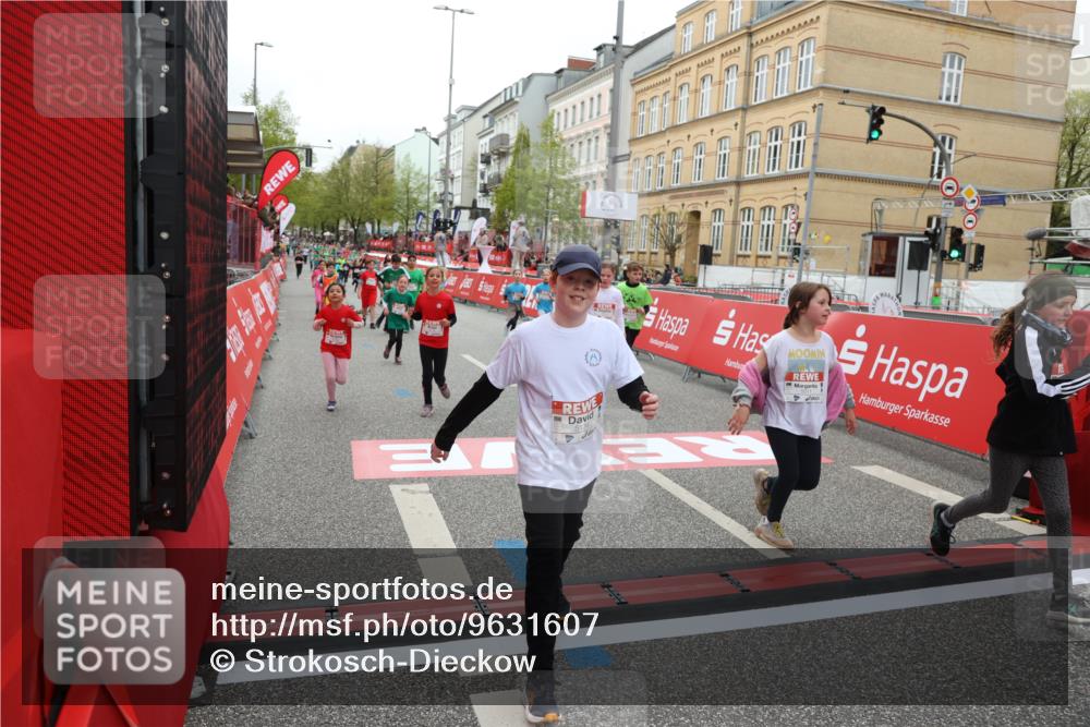 25.04.2026 - Das Zehntel Strokosch-Dieckow http://msf.ph/oto/9631607 25.04.2026 11:03:40 Ziel 5011, 5042, 5134, 5152, 5330, 5351, 5582, 5772, 5940, 6165, 6176, 6267, 6269, 6278, 7038, 7343, 7442, 7445, 7453, 7475 meine-sportfotos.de