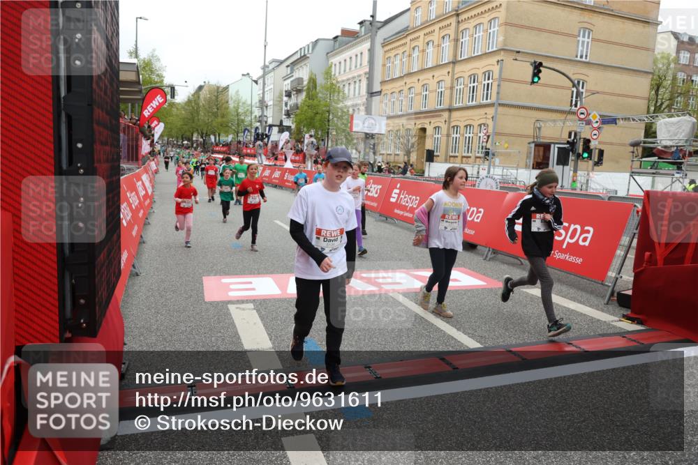 25.04.2026 - Das Zehntel Strokosch-Dieckow http://msf.ph/oto/9631611 25.04.2026 11:03:40 Ziel 5011, 5042, 5134, 5152, 5330, 5351, 5582, 5772, 5940, 6165, 6176, 6267, 6269, 6278, 7038, 7343, 7442, 7445, 7453, 7475 meine-sportfotos.de