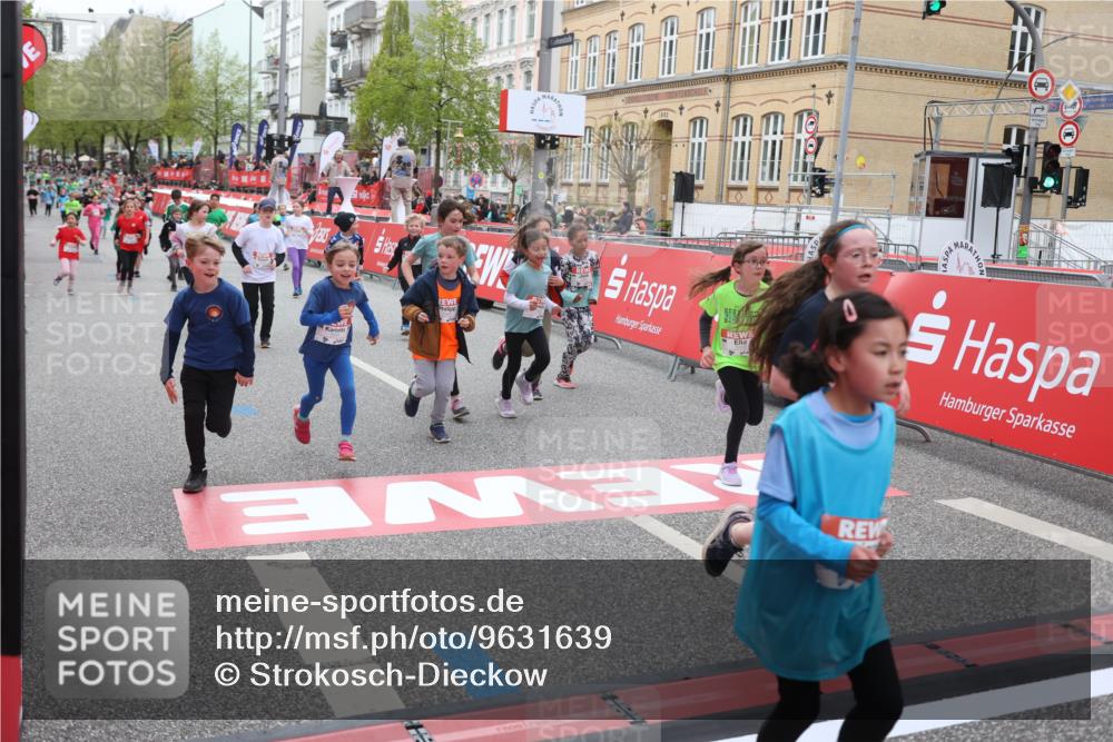 25.04.2026 - Das Zehntel Strokosch-Dieckow http://msf.ph/oto/9631639 25.04.2026 11:03:36 Ziel 5042, 5136, 5330, 5351, 5582, 5772, 5940, 6267, 7024, 7038, 7282, 7292, 7442, 7445, 7453, 7475, 7561, 7667, 7824, 7872, 8075 meine-sportfotos.de
