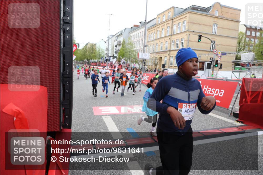 25.04.2026 - Das Zehntel Strokosch-Dieckow http://msf.ph/oto/9631641 25.04.2026 11:03:35 Ziel 5136, 5330, 5351, 5582, 5772, 5891, 5940, 7024, 7038, 7282, 7292, 7360, 7442, 7445, 7453, 7475, 7561, 7667, 7824, 7858, 7872, 7996, 8075 meine-sportfotos.de