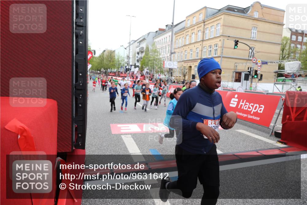 25.04.2026 - Das Zehntel Strokosch-Dieckow http://msf.ph/oto/9631642 25.04.2026 11:03:35 Ziel 5136, 5330, 5351, 5582, 5772, 5891, 5940, 7024, 7038, 7282, 7292, 7360, 7442, 7445, 7453, 7475, 7561, 7667, 7824, 7858, 7872, 7996, 8075 meine-sportfotos.de