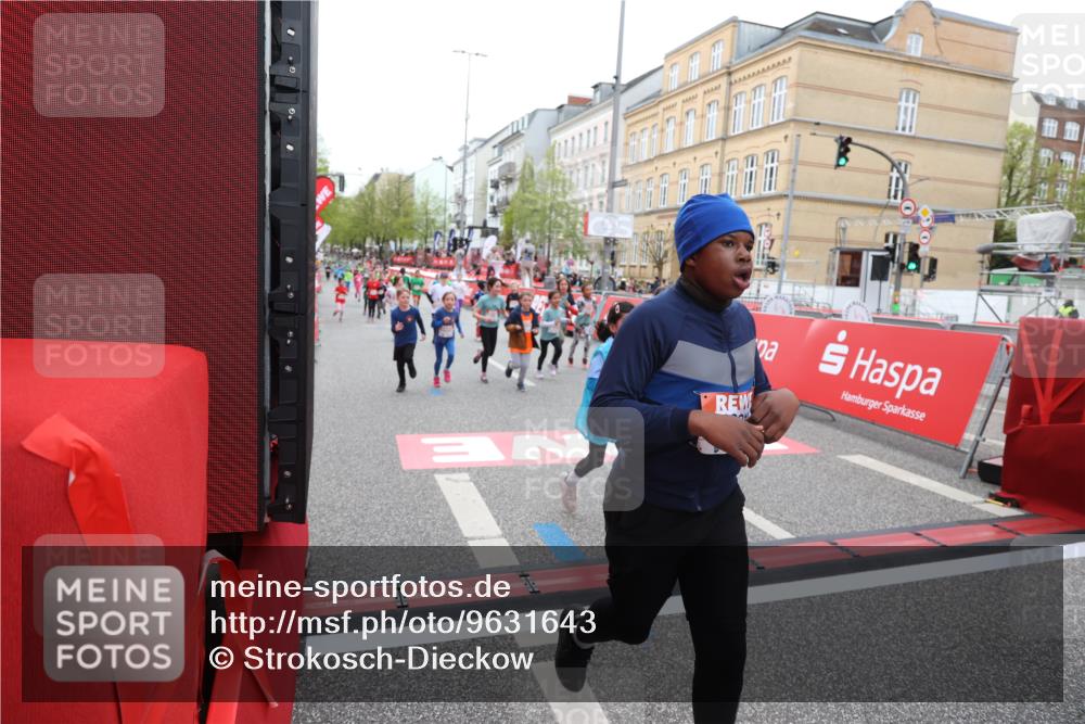 25.04.2026 - Das Zehntel Strokosch-Dieckow http://msf.ph/oto/9631643 25.04.2026 11:03:35 Ziel 5136, 5330, 5351, 5582, 5772, 5891, 5940, 7024, 7038, 7282, 7292, 7360, 7442, 7445, 7453, 7475, 7561, 7667, 7824, 7858, 7872, 7996, 8075 meine-sportfotos.de