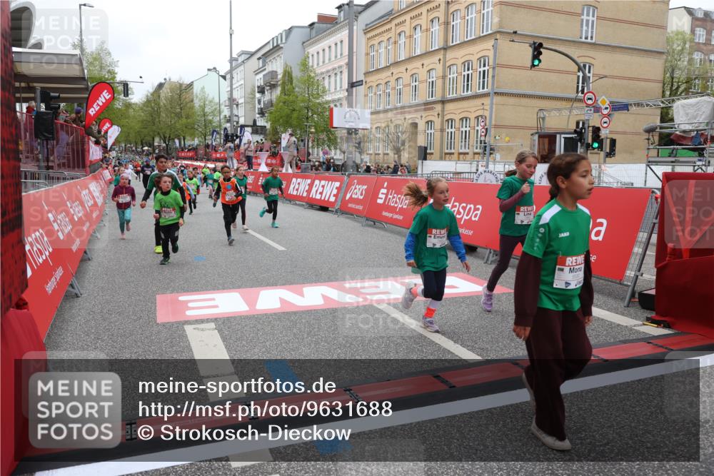 25.04.2026 - Das Zehntel Strokosch-Dieckow http://msf.ph/oto/9631688 25.04.2026 11:03:27 Ziel 5107, 5114, 5530, 5891, 5934, 5937, 6866, 7265, 7359, 7360, 7855, 7858, 7862, 7996 meine-sportfotos.de