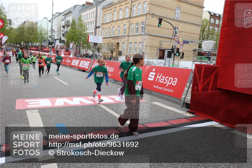 25.04.2026 - Das Zehntel Strokosch-Dieckow http://msf.ph/oto/9631692 25.04.2026 11:03:26 Ziel 5107, 5114, 5228, 5466, 5467, 5530, 5934, 5937, 6866, 7265, 7359, 7855, 7862 meine-sportfotos.de