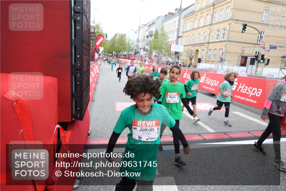 25.04.2026 - Das Zehntel Strokosch-Dieckow http://msf.ph/oto/9631745 25.04.2026 11:03:17 Ziel 5140, 5148, 5157, 5282, 5368, 5385, 5882, 5892, 5958, 5997, 6392, 6449, 6452, 6865, 6885, 7011, 7336, 7769, 7787, 7795, 7814 meine-sportfotos.de