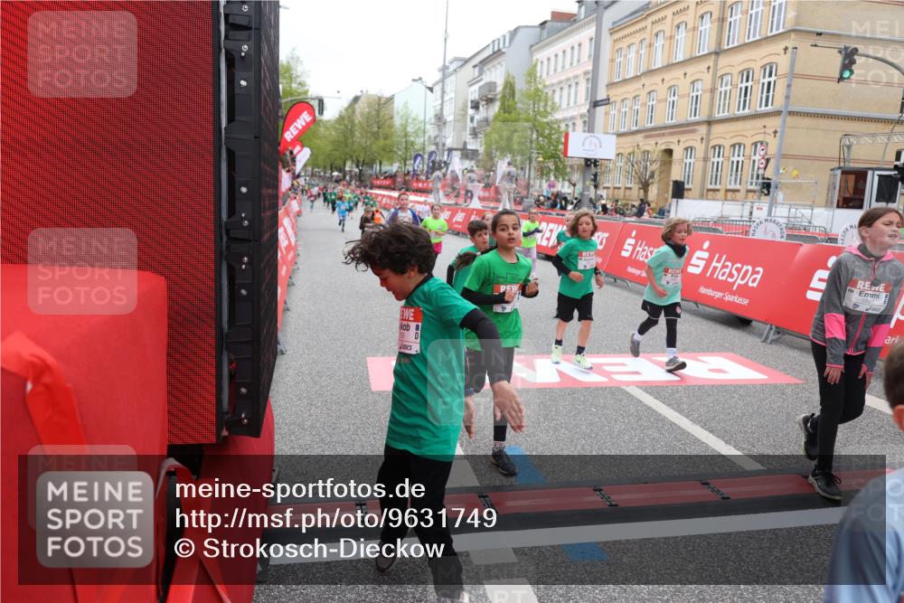 25.04.2026 - Das Zehntel Strokosch-Dieckow http://msf.ph/oto/9631749 25.04.2026 11:03:16 Ziel 5140, 5148, 5368, 5385, 5882, 5892, 5958, 5997, 6282, 6392, 6449, 6452, 6611, 6865, 6885, 7011, 7336, 7769, 7787, 7795, 7814, 7815, 7833 meine-sportfotos.de