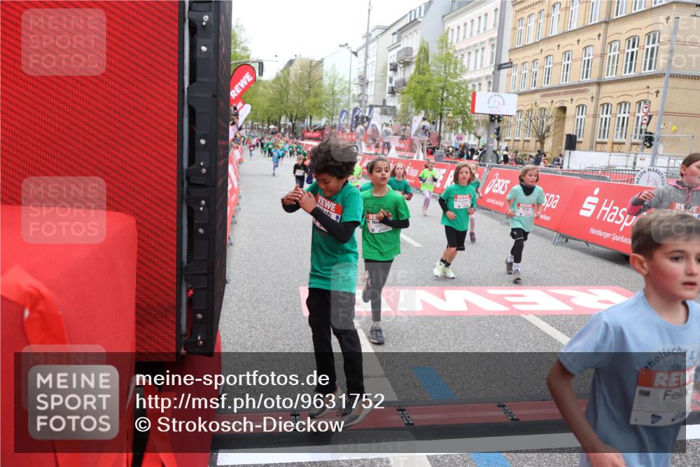 25.04.2026 - Das Zehntel Strokosch-Dieckow http://msf.ph/oto/9631752 25.04.2026 11:03:16 Ziel 5140, 5148, 5368, 5385, 5882, 5892, 5958, 5997, 6282, 6392, 6449, 6452, 6611, 6865, 6885, 7011, 7336, 7769, 7787, 7795, 7814, 7815, 7833 meine-sportfotos.de