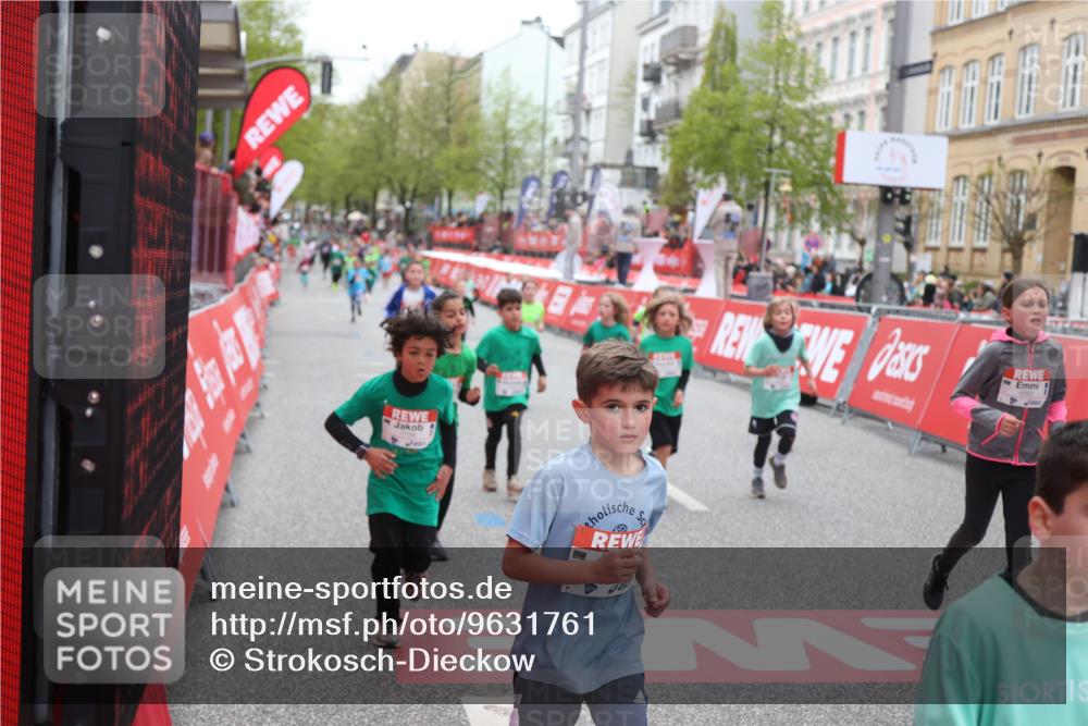 25.04.2026 - Das Zehntel Strokosch-Dieckow http://msf.ph/oto/9631761 25.04.2026 11:03:15 Ziel 5140, 5148, 5345, 5368, 5385, 5882, 5892, 5958, 5997, 6282, 6392, 6398, 6449, 6452, 6611, 6865, 6885, 7011, 7336, 7769, 7814, 7815, 7833 meine-sportfotos.de