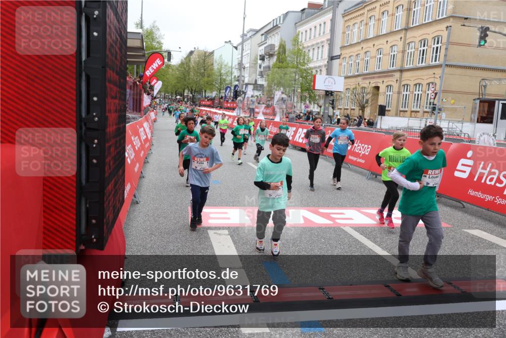 25.04.2026 - Das Zehntel Strokosch-Dieckow http://msf.ph/oto/9631769 25.04.2026 11:03:14 Ziel 5140, 5148, 5332, 5345, 5368, 5385, 5882, 5997, 6282, 6392, 6396, 6398, 6611, 6865, 6885, 7011, 7336, 7769, 7814, 7815, 7833 meine-sportfotos.de