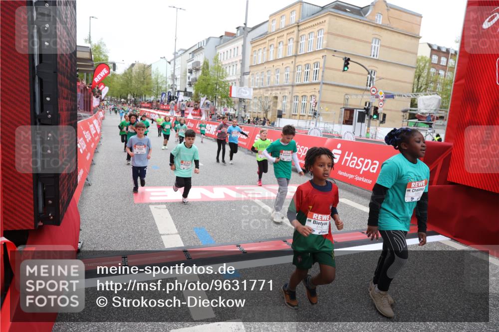 25.04.2026 - Das Zehntel Strokosch-Dieckow http://msf.ph/oto/9631771 25.04.2026 11:03:14 Ziel 5140, 5148, 5332, 5345, 5368, 5385, 5882, 5997, 6282, 6392, 6396, 6398, 6611, 6865, 6885, 7011, 7336, 7769, 7814, 7815, 7833 meine-sportfotos.de