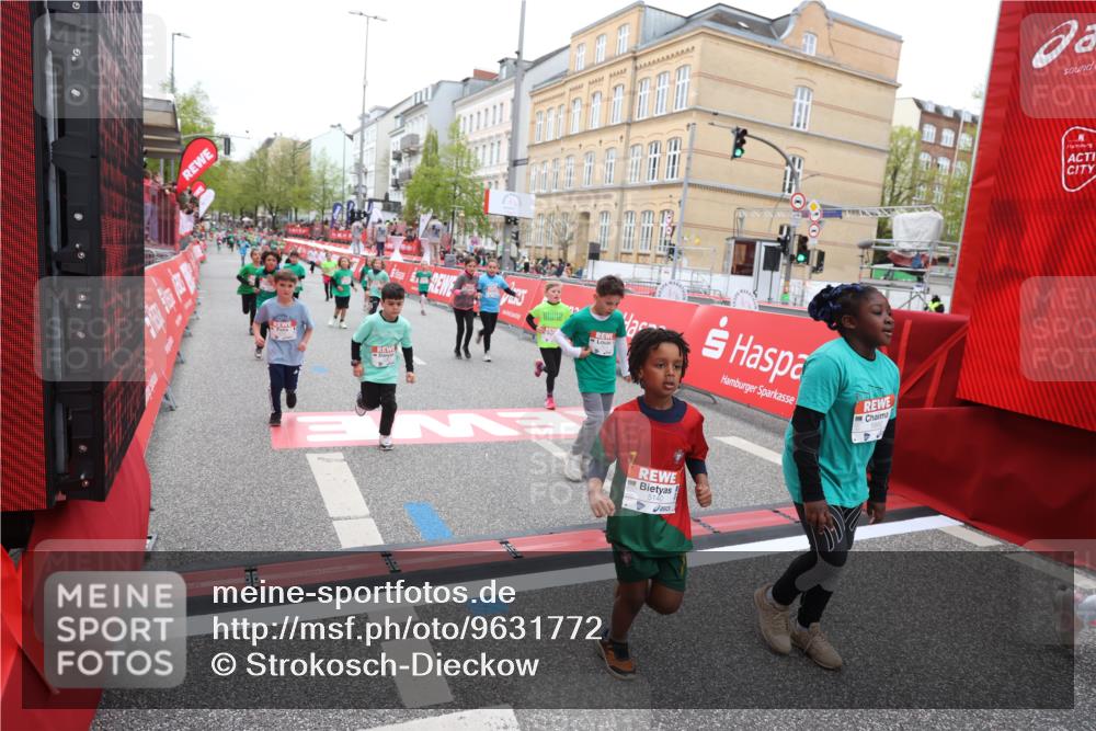 25.04.2026 - Das Zehntel Strokosch-Dieckow http://msf.ph/oto/9631772 25.04.2026 11:03:14 Ziel 5140, 5148, 5332, 5345, 5368, 5385, 5882, 5997, 6282, 6392, 6396, 6398, 6611, 6865, 6885, 7011, 7336, 7769, 7814, 7815, 7833 meine-sportfotos.de