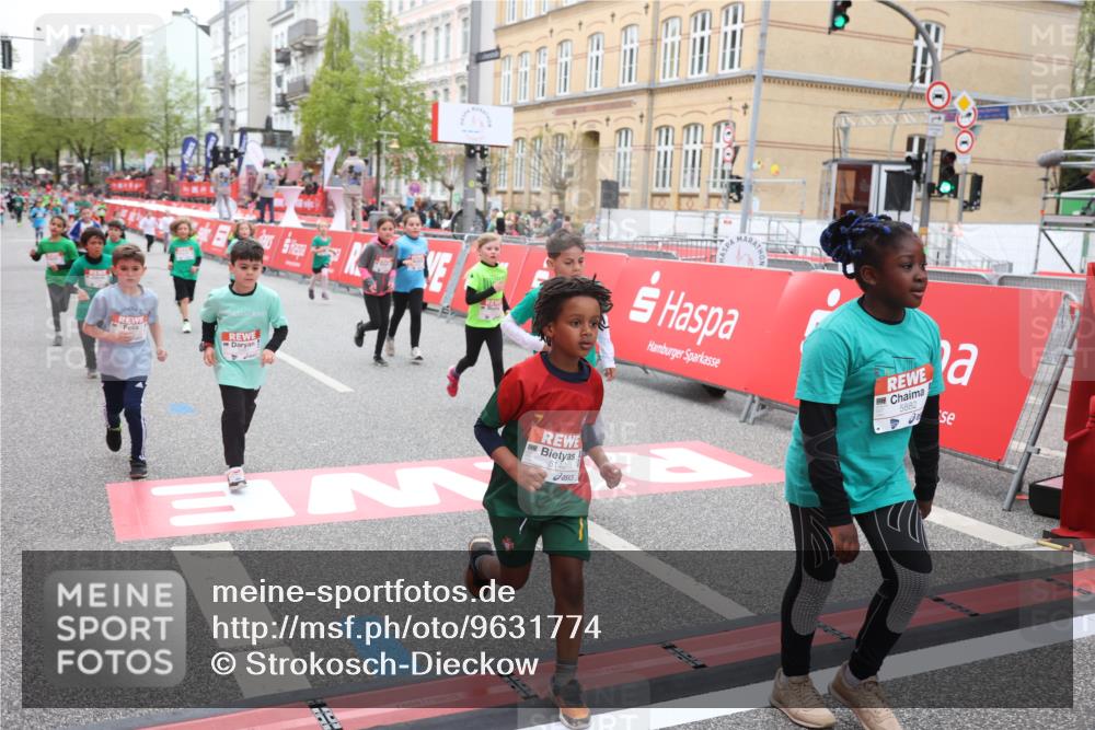25.04.2026 - Das Zehntel Strokosch-Dieckow http://msf.ph/oto/9631774 25.04.2026 11:03:13 Ziel 5140, 5148, 5332, 5345, 5368, 5385, 5882, 5997, 6282, 6392, 6396, 6398, 6405, 6611, 6885, 7011, 7336, 7814, 7815, 7833 meine-sportfotos.de