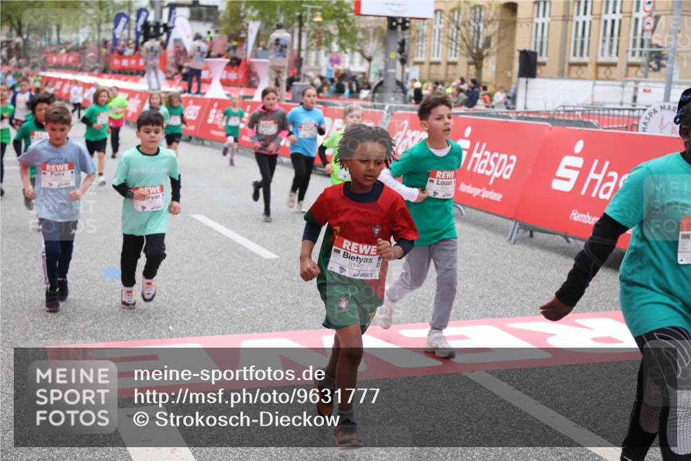 25.04.2026 - Das Zehntel Strokosch-Dieckow http://msf.ph/oto/9631777 25.04.2026 11:03:13 Ziel 5140, 5148, 5332, 5345, 5368, 5385, 5882, 5997, 6282, 6392, 6396, 6398, 6405, 6611, 6885, 7011, 7336, 7814, 7815, 7833 meine-sportfotos.de