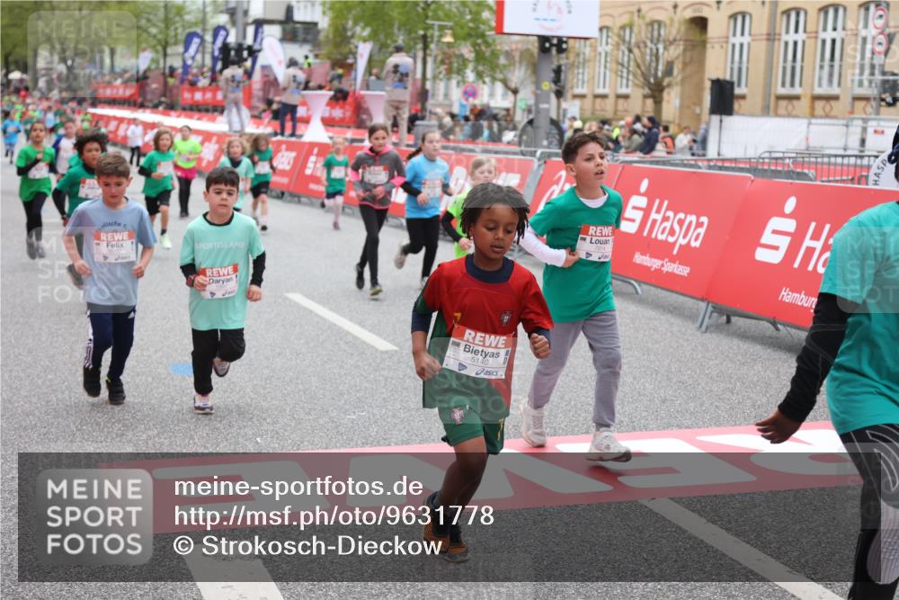 25.04.2026 - Das Zehntel Strokosch-Dieckow http://msf.ph/oto/9631778 25.04.2026 11:03:13 Ziel 5140, 5148, 5332, 5345, 5368, 5385, 5882, 5997, 6282, 6392, 6396, 6398, 6405, 6611, 6885, 7011, 7336, 7814, 7815, 7833 meine-sportfotos.de