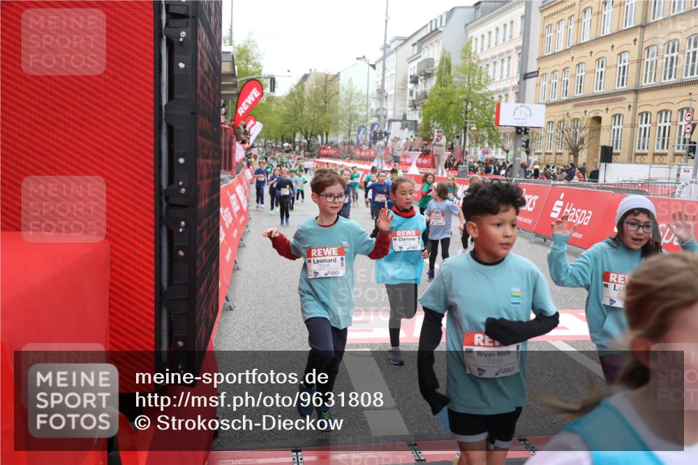 25.04.2026 - Das Zehntel Strokosch-Dieckow http://msf.ph/oto/9631808 25.04.2026 11:03:06 Ziel 5123, 5220, 5313, 5314, 5321, 5332, 5359, 5361, 5462, 5465, 5663, 5717, 5723, 6223, 6396, 6405, 6846, 7428, 7434, 7485, 7488, 7524, 7536, 7642, 7776 meine-sportfotos.de