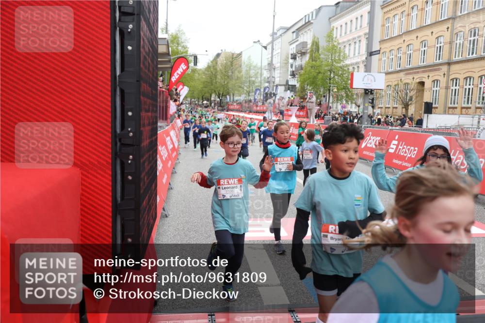 25.04.2026 - Das Zehntel Strokosch-Dieckow http://msf.ph/oto/9631809 25.04.2026 11:03:06 Ziel 5123, 5220, 5313, 5314, 5321, 5332, 5359, 5361, 5462, 5465, 5663, 5717, 5723, 6223, 6396, 6405, 6846, 7428, 7434, 7485, 7488, 7524, 7536, 7642, 7776 meine-sportfotos.de