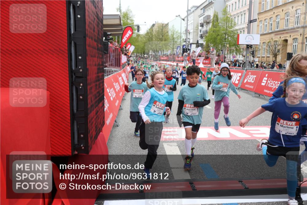 25.04.2026 - Das Zehntel Strokosch-Dieckow http://msf.ph/oto/9631812 25.04.2026 11:03:06 Ziel 5123, 5220, 5313, 5314, 5321, 5332, 5359, 5361, 5462, 5465, 5663, 5717, 5723, 6223, 6396, 6405, 6846, 7428, 7434, 7485, 7488, 7524, 7536, 7642, 7776 meine-sportfotos.de