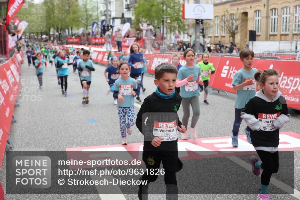 25.04.2026 - Das Zehntel Strokosch-Dieckow http://msf.ph/oto/9631826 25.04.2026 11:03:03 Ziel 5076, 5123, 5220, 5253, 5313, 5314, 5321, 5359, 5361, 5462, 5465, 5491, 5663, 5723, 6223, 6233, 6254, 6397, 6569, 6578, 6689, 6690, 6731, 6767, 6827, 6846, 7428, 7434, 7485, 7488, 7642, 7776, 7997 meine-sportfotos.de