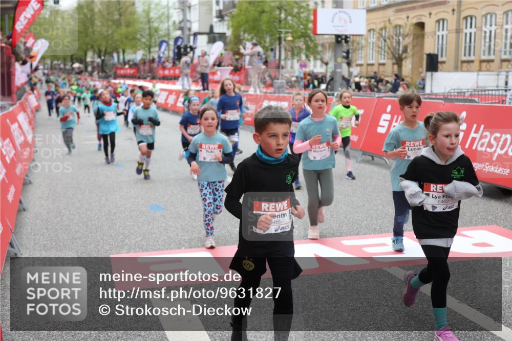 25.04.2026 - Das Zehntel Strokosch-Dieckow http://msf.ph/oto/9631827 25.04.2026 11:03:03 Ziel 5076, 5123, 5220, 5253, 5313, 5314, 5321, 5359, 5361, 5462, 5465, 5491, 5663, 5723, 6223, 6233, 6254, 6397, 6569, 6578, 6689, 6690, 6731, 6767, 6827, 6846, 7428, 7434, 7485, 7488, 7642, 7776, 7997 meine-sportfotos.de