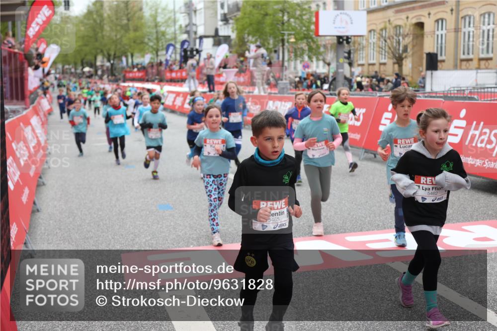 25.04.2026 - Das Zehntel Strokosch-Dieckow http://msf.ph/oto/9631828 25.04.2026 11:03:03 Ziel 5076, 5123, 5220, 5253, 5313, 5314, 5321, 5359, 5361, 5462, 5465, 5491, 5663, 5723, 6223, 6233, 6254, 6397, 6569, 6578, 6689, 6690, 6731, 6767, 6827, 6846, 7428, 7434, 7485, 7488, 7642, 7776, 7997 meine-sportfotos.de