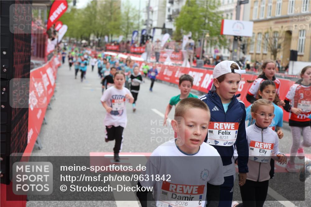 25.04.2026 - Das Zehntel Strokosch-Dieckow http://msf.ph/oto/9631842 25.04.2026 11:03:00 Ziel 5076, 5149, 5253, 5313, 5314, 5321, 5491, 6223, 6233, 6254, 6397, 6569, 6578, 6582, 6595, 6689, 6690, 6725, 6731, 6767, 6827, 6846, 6992, 7642, 7773, 7776, 7920, 7997 meine-sportfotos.de