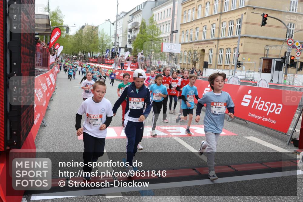 25.04.2026 - Das Zehntel Strokosch-Dieckow http://msf.ph/oto/9631846 25.04.2026 11:02:59 Ziel 5076, 5149, 5253, 5313, 5314, 5321, 5491, 6223, 6233, 6254, 6397, 6569, 6578, 6582, 6595, 6689, 6690, 6725, 6731, 6767, 6827, 6846, 6992, 7642, 7773, 7776, 7920, 7997 meine-sportfotos.de