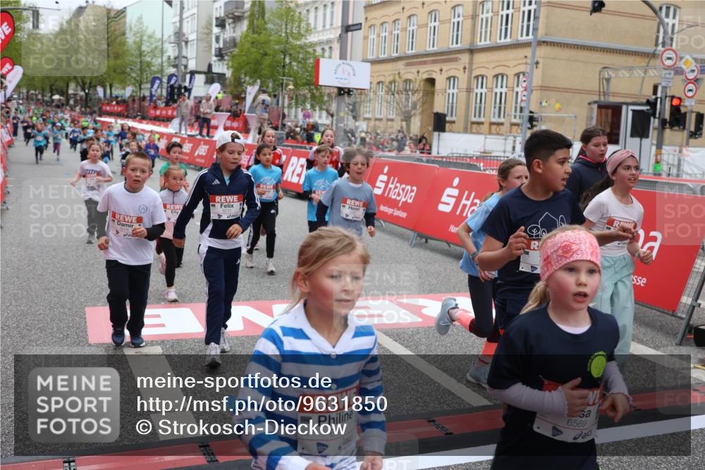 25.04.2026 - Das Zehntel Strokosch-Dieckow http://msf.ph/oto/9631850 25.04.2026 11:02:58 Ziel 5076, 5149, 5242, 5253, 5313, 5314, 5491, 6223, 6233, 6254, 6397, 6401, 6569, 6578, 6582, 6595, 6689, 6690, 6725, 6731, 6767, 6827, 6846, 6992, 7001, 7773, 7776, 7920, 7924, 7997 meine-sportfotos.de