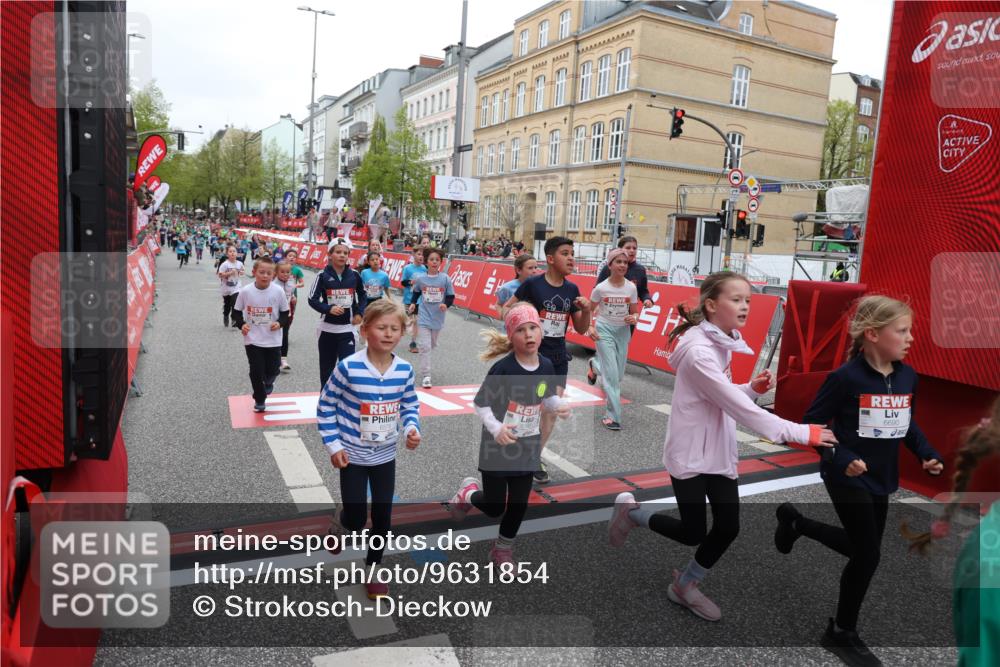 25.04.2026 - Das Zehntel Strokosch-Dieckow http://msf.ph/oto/9631854 25.04.2026 11:02:58 Ziel 5076, 5149, 5242, 5253, 5313, 5314, 5491, 6223, 6233, 6254, 6397, 6401, 6569, 6578, 6582, 6595, 6689, 6690, 6725, 6731, 6767, 6827, 6846, 6992, 7001, 7773, 7776, 7920, 7924, 7997 meine-sportfotos.de