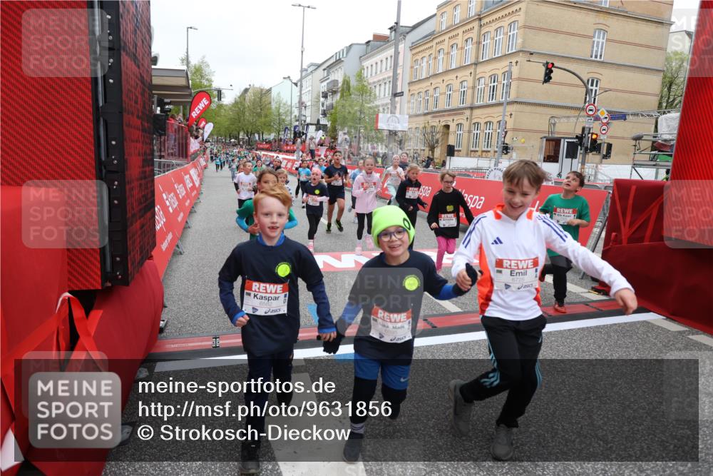 25.04.2026 - Das Zehntel Strokosch-Dieckow http://msf.ph/oto/9631856 25.04.2026 11:02:56 Ziel 5149, 5242, 5253, 5491, 5868, 6233, 6254, 6397, 6401, 6569, 6578, 6582, 6595, 6689, 6690, 6725, 6731, 6767, 6992, 7001, 7581, 7617, 7773, 7920, 7924, 7974 meine-sportfotos.de