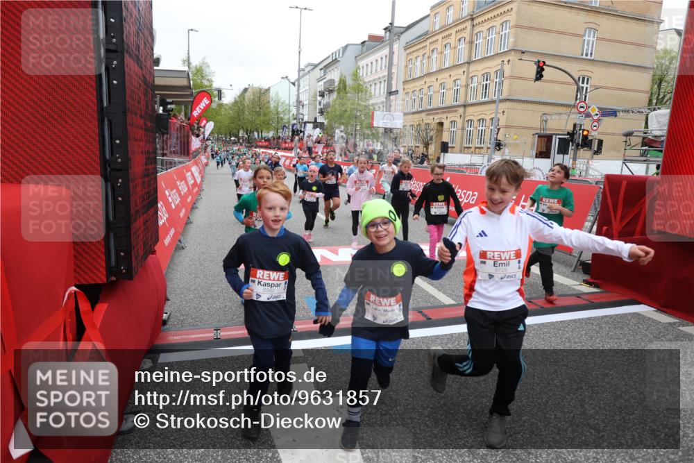 25.04.2026 - Das Zehntel Strokosch-Dieckow http://msf.ph/oto/9631857 25.04.2026 11:02:56 Ziel 5149, 5242, 5253, 5491, 5868, 6233, 6254, 6397, 6401, 6569, 6578, 6582, 6595, 6689, 6690, 6725, 6731, 6767, 6992, 7001, 7581, 7617, 7773, 7920, 7924, 7974 meine-sportfotos.de