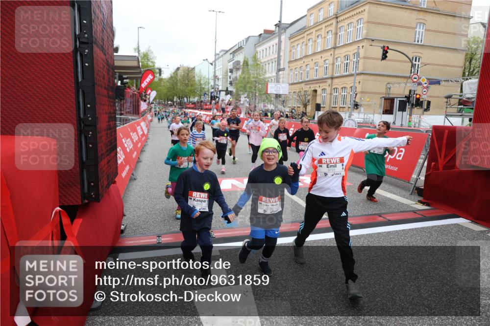 25.04.2026 - Das Zehntel Strokosch-Dieckow http://msf.ph/oto/9631859 25.04.2026 11:02:56 Ziel 5149, 5242, 5253, 5491, 5868, 6233, 6254, 6397, 6401, 6569, 6578, 6582, 6595, 6689, 6690, 6725, 6731, 6767, 6992, 7001, 7581, 7617, 7773, 7920, 7924, 7974 meine-sportfotos.de