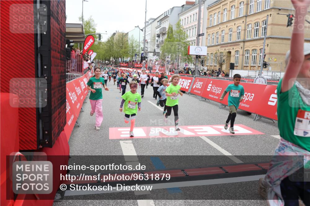 25.04.2026 - Das Zehntel Strokosch-Dieckow http://msf.ph/oto/9631879 25.04.2026 11:02:51 Ziel 5065, 5147, 5242, 5363, 5868, 5992, 6401, 6760, 7001, 7581, 7617, 7924, 7974 meine-sportfotos.de