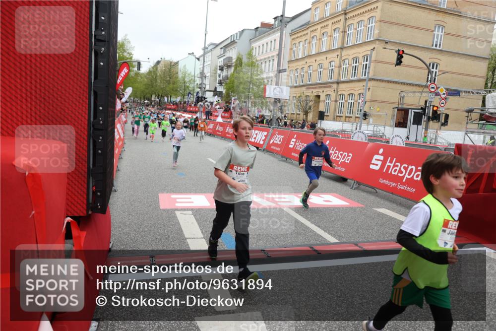 25.04.2026 - Das Zehntel Strokosch-Dieckow http://msf.ph/oto/9631894 25.04.2026 11:02:47 Ziel 5065, 5147, 5363, 5479, 5653, 5992, 6688, 6760, 7789 meine-sportfotos.de