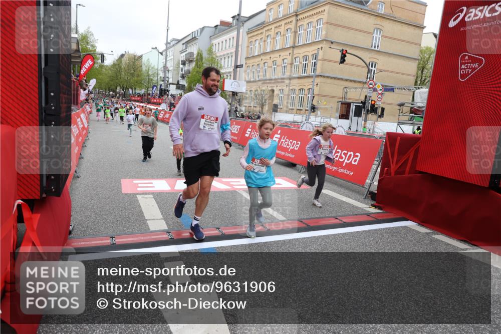 25.04.2026 - Das Zehntel Strokosch-Dieckow http://msf.ph/oto/9631906 25.04.2026 11:02:45 Ziel 5065, 5310, 5312, 5363, 5479, 5653, 5992, 6688, 6760, 7789 meine-sportfotos.de